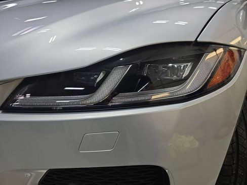 Used 2023 Jaguar F-PACE S image 31