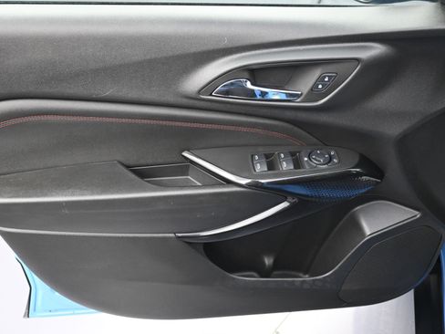 Certified 2024 Chevrolet Trax RS w/ Sunroof Package image 24