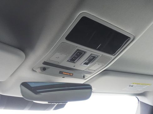 New 2026 Land Rover Defender 110 X-Dynamic SE image 16