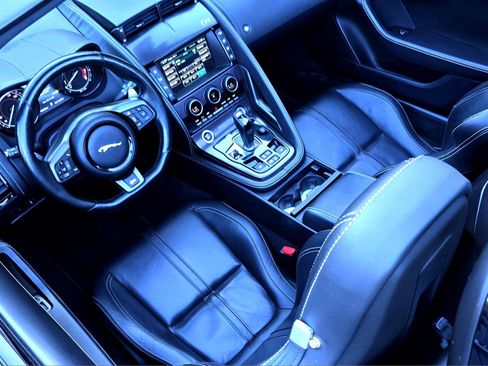 Used 2016 Jaguar F-TYPE R image 13