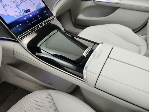 Certified 2023 Mercedes-Benz EQE 500 4MATIC Sedan image 11