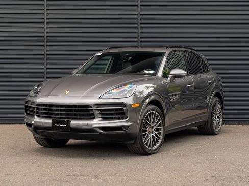 Certified 2023 Porsche Cayenne AWD/4WD image 1