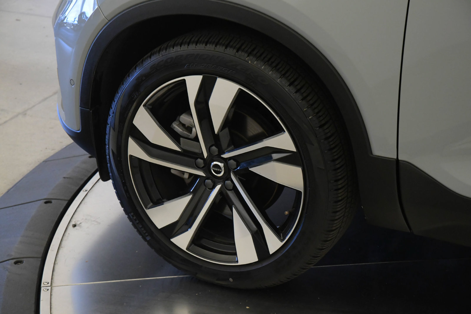 Used 2026 Volvo XC40 B5 Ultra w/ Climate Package AWD/4WD image 9