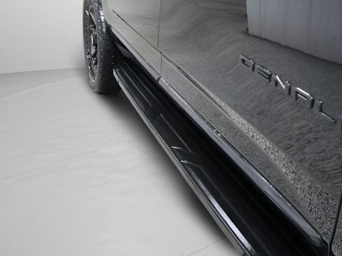 Used 2023 GMC Yukon XL Denali image 38