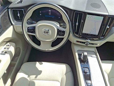 Used 2024 Volvo XC60 B5 Plus image 2