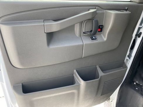 Certified 2024 GMC Savana 2500 Extended w/ Driver Convenience Package RWD image 15