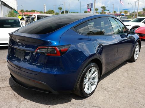Used 2021 Tesla Model Y Long Range AWD/4WD image 15
