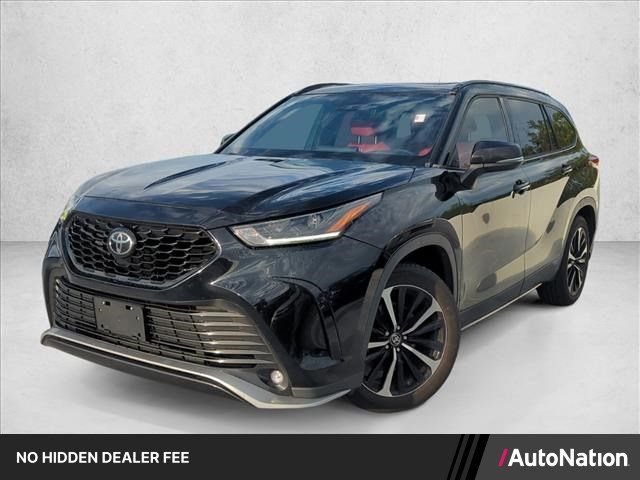Used 2021 Toyota Highlander XSE FWD image 1
