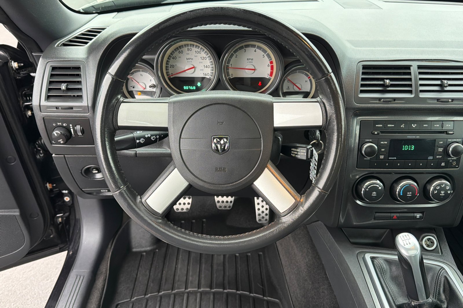 Used 2009 Dodge Challenger R/T RWD image 13