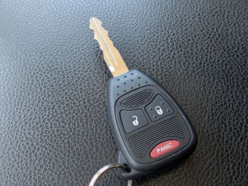 Used 2018 Jeep Wrangler Sport image 32