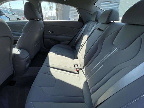 Used 2025 Hyundai Elantra SEL image 10