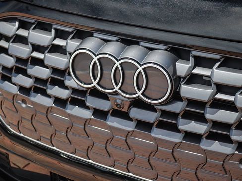 Certified 2025 Audi Q5 Premium Plus w/ Premium Plus AWD/4WD image 13