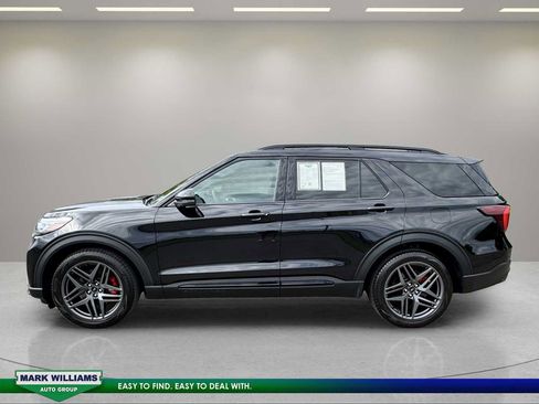Used 2025 Ford Explorer ST AWD/4WD image 6