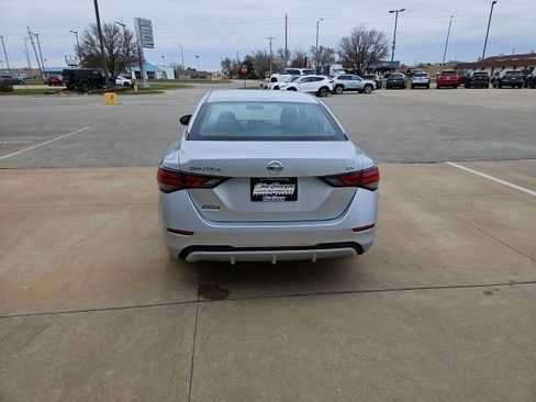 Used 2023 Nissan Sentra SV image 6