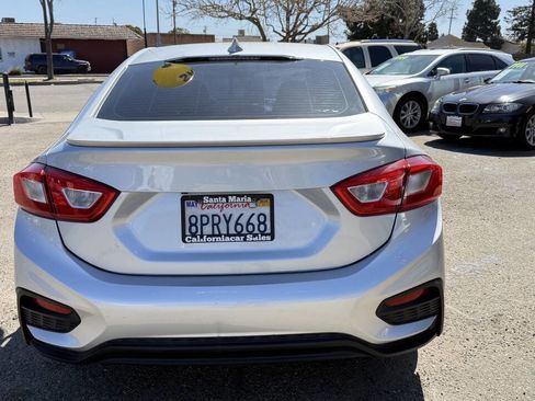 Used 2018 Chevrolet Cruze LT w/ Redline Edition image 9