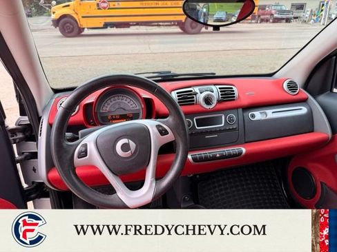Used 2011 smart fortwo pure RWD image 10