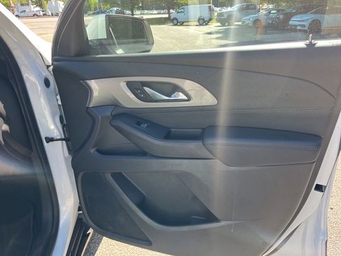 Used 2023 Chevrolet Traverse LT FWD image 30