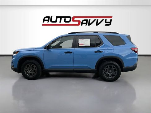 Used 2025 Honda Pilot TrailSport image 4