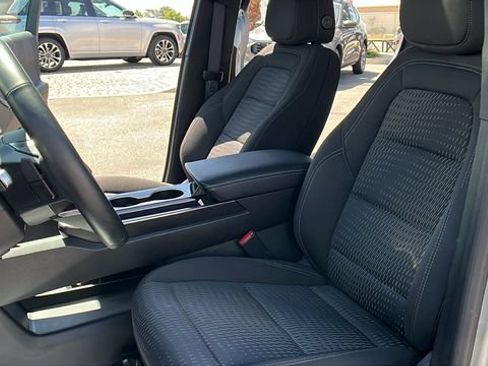 Used 2025 Chevrolet Equinox LT FWD image 18