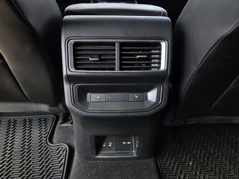 Used 2024 Volkswagen Atlas Cross Sport SEL R-Line AWD/4WD image 19