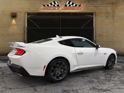 Used 2025 Ford Mustang GT Premium w/ GT Performance Package image 42