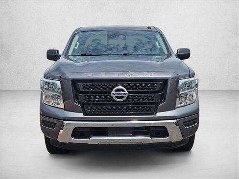Used 2021 Nissan Titan SV w/ SV Convenience Package RWD image 2