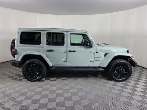 Used 2023 Jeep Wrangler Sahara image 7