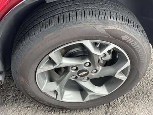Used 2025 Chevrolet Trax LT FWD image 29