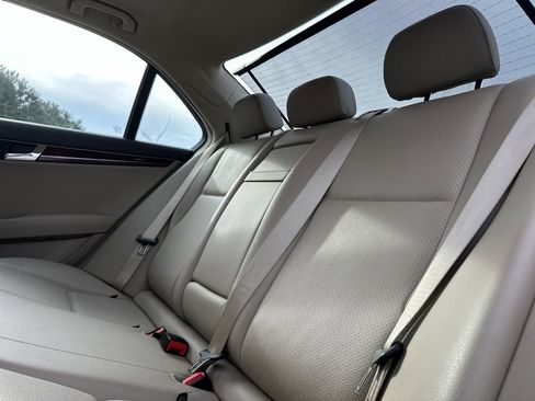 Used 2011 Mercedes-Benz C 300 4MATIC Sedan image 22