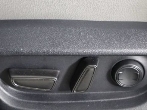 Used 2025 Toyota Camry SE w/ Convenience Package FWD image 23