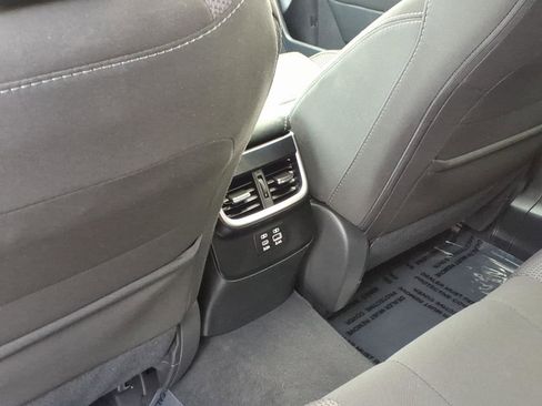 Used 2025 Subaru Outback Premium AWD/4WD image 7