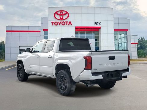 Used 2025 Toyota Tacoma SR5 image 3