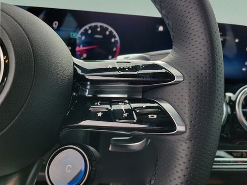 Certified 2026 Mercedes-Benz GLB 35 AMG 4MATIC image 21