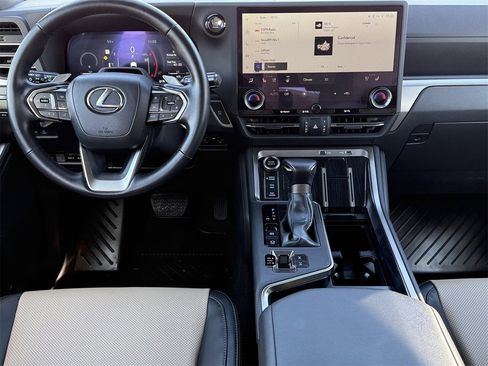 Used 2026 Lexus GX 550 image 11