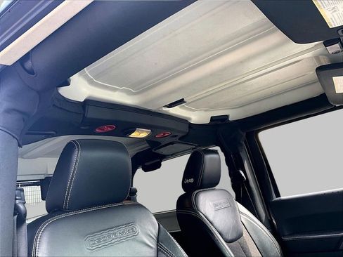 Used 2018 Jeep Wrangler Sport image 19