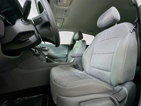 Used 2022 Kia Niro LX FWD image 18