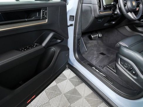 Certified 2024 Porsche Cayenne Turbo GT AWD/4WD image 8