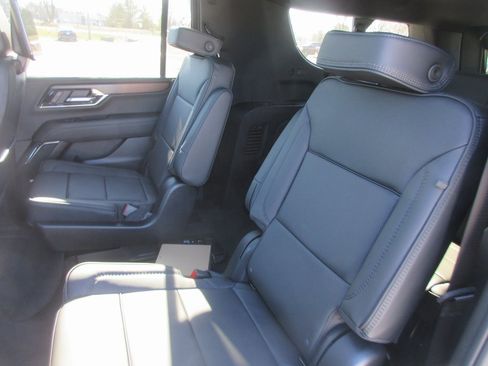 New 2026 GMC Yukon XL Denali w/ Denali Reserve Package image 14