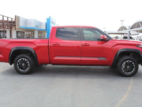 Used 2024 Toyota Tundra Platinum AWD/4WD image 2