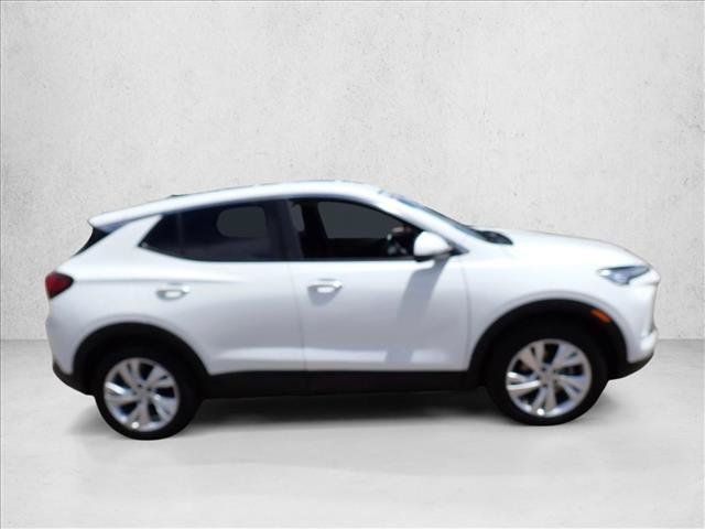 Used 2024 Buick Encore GX Preferred w/ Comfort Package FWD image 5