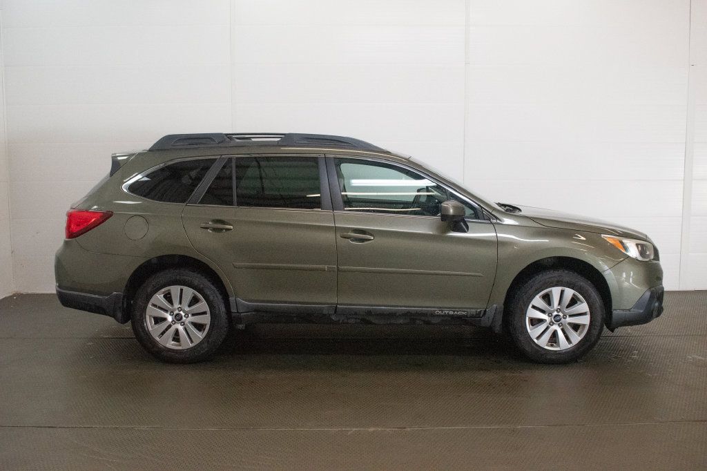 Used 2017 Subaru Outback 2.5i Premium AWD/4WD image 3