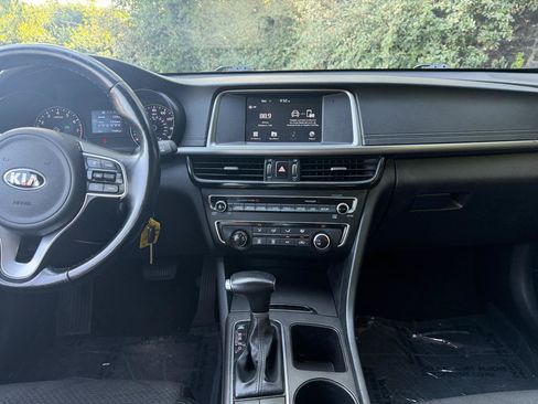 Used 2018 Kia Optima S FWD image 23