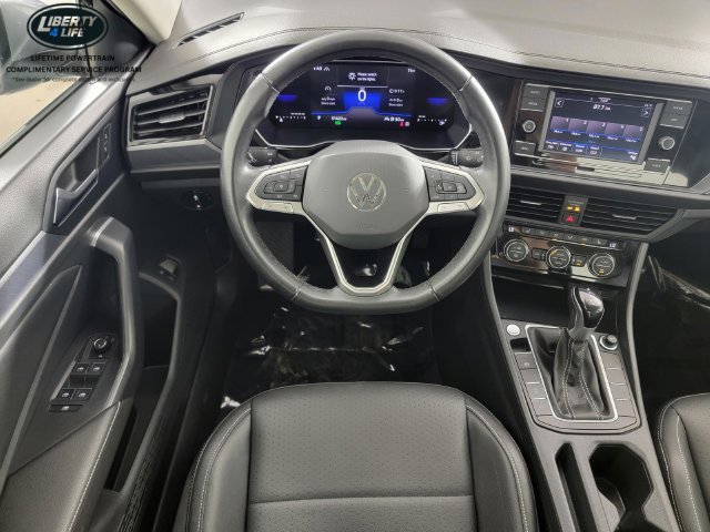 Used 2024 Volkswagen Jetta SE FWD image 27