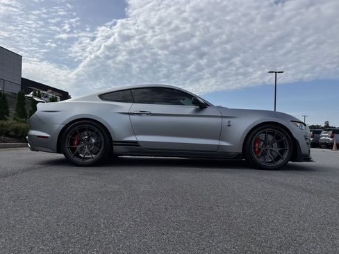 Used 2020 Ford Mustang Shelby GT500 w/ Technology Package RWD image 11