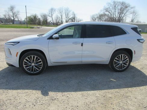 New 2026 Buick Enclave Avenir w/ Super Cruise Package image 9