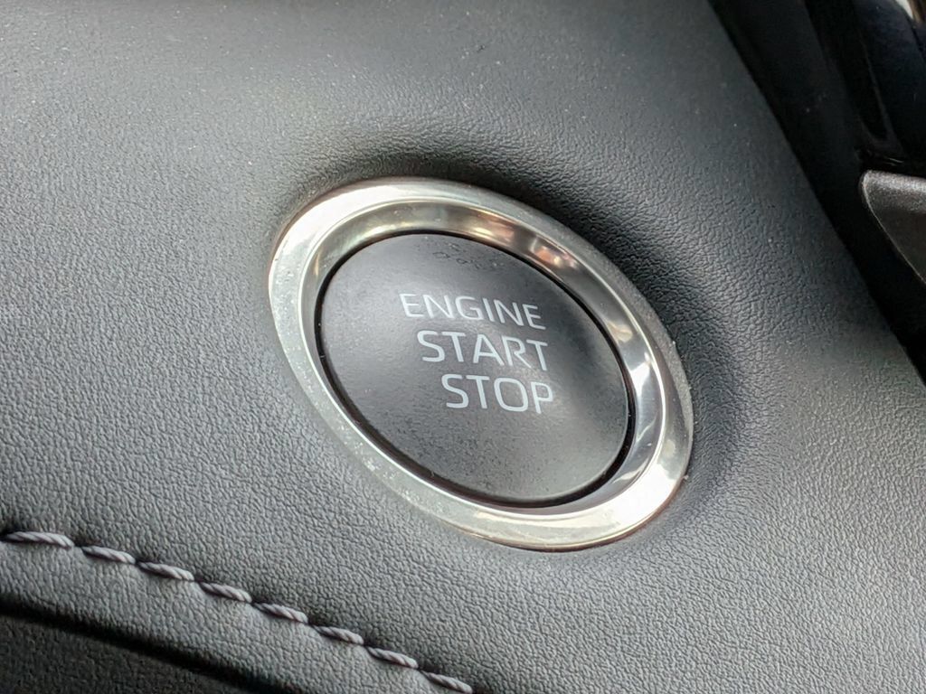 Used 2026 Toyota Highlander XLE AWD/4WD image 28