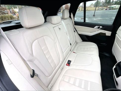 Used 2022 BMW X5 xDrive45e w/ Luxury Seating Package image 19