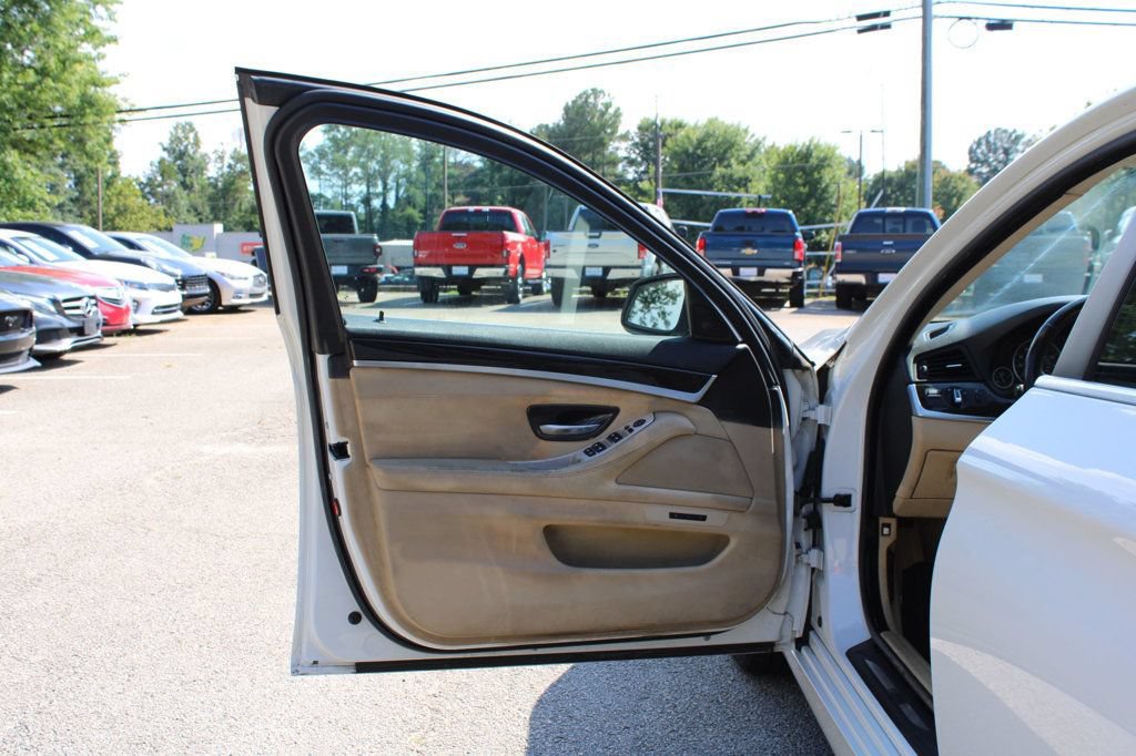 Used 2011 BMW 528i Sedan RWD image 12
