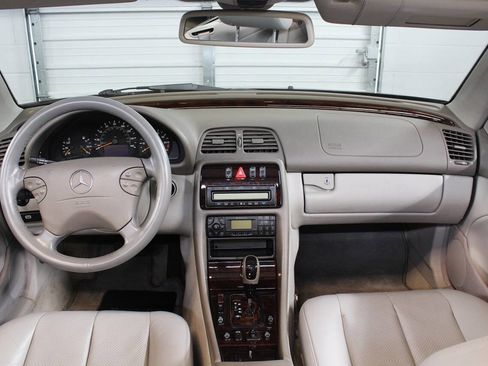 Used 2001 Mercedes-Benz CLK 320 Cabriolet image 14