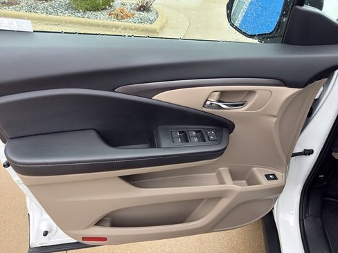 Used 2020 Honda Ridgeline RTL image 13